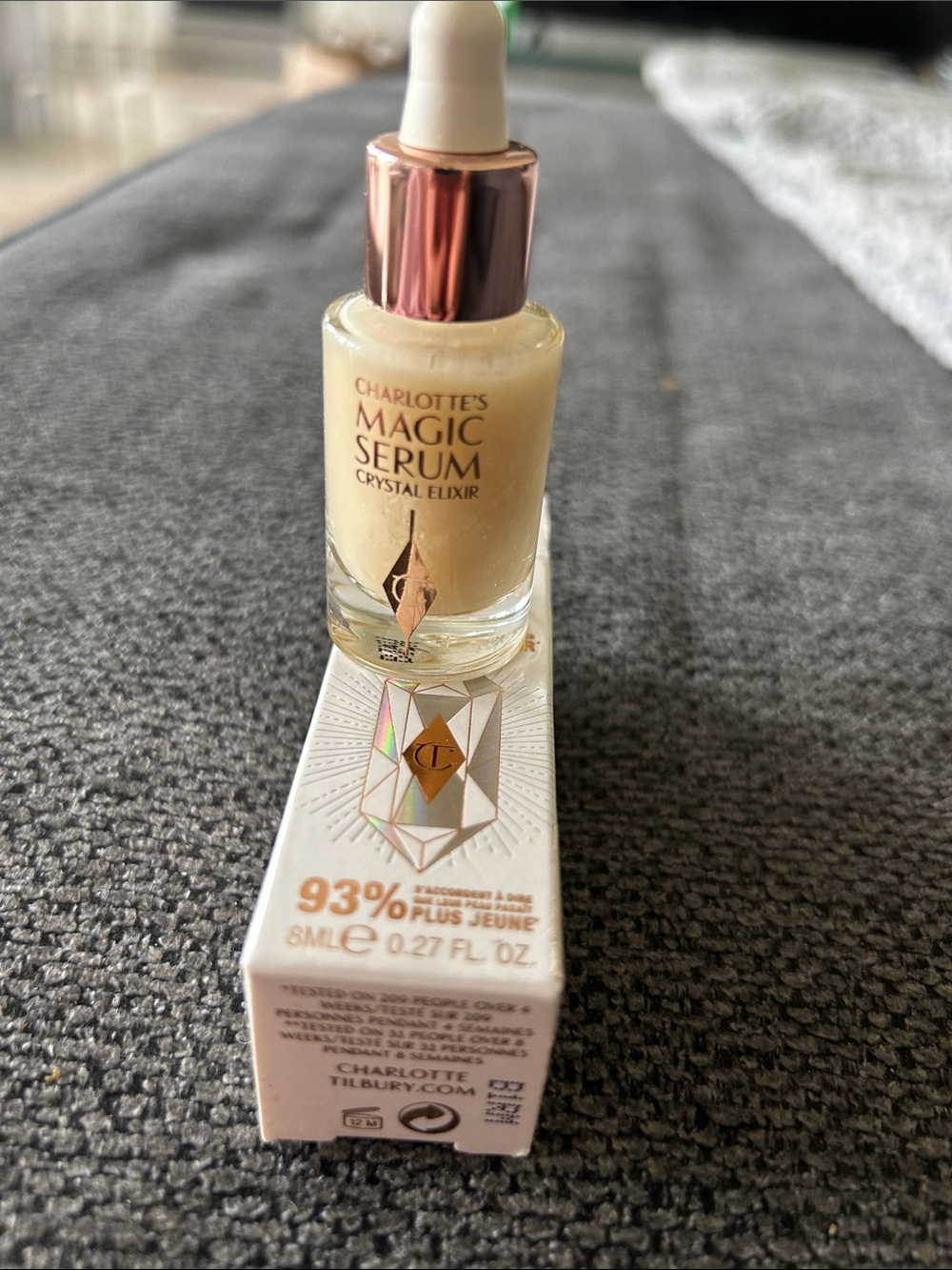 Charlotte Tilbury Magic Serum Crystal Elixir - White & Gold - Picture 4 of 4
